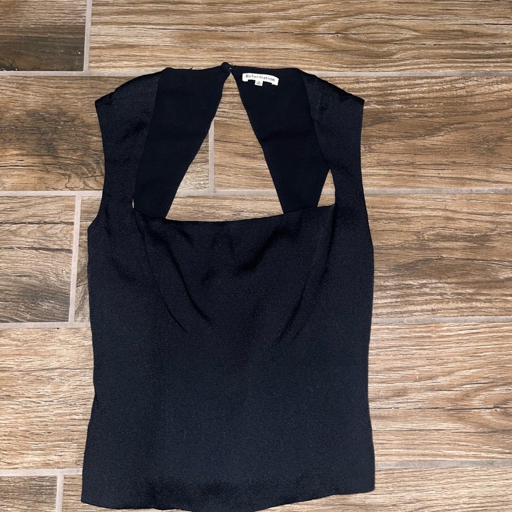 Reformation women’s Diandra Cut-Out Sleeveless Top - Picture 3 of 5
